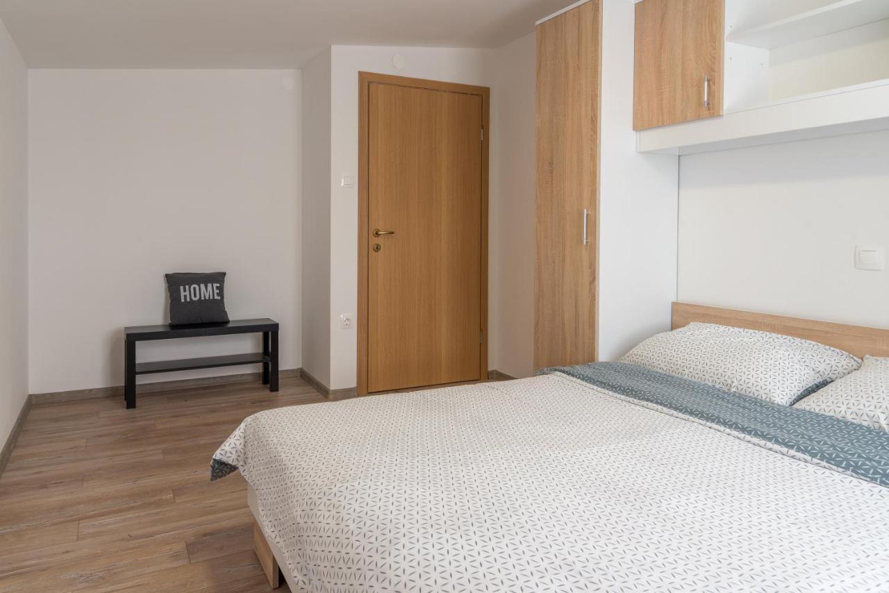 Apartmani Krzak ニン エクステリア 写真