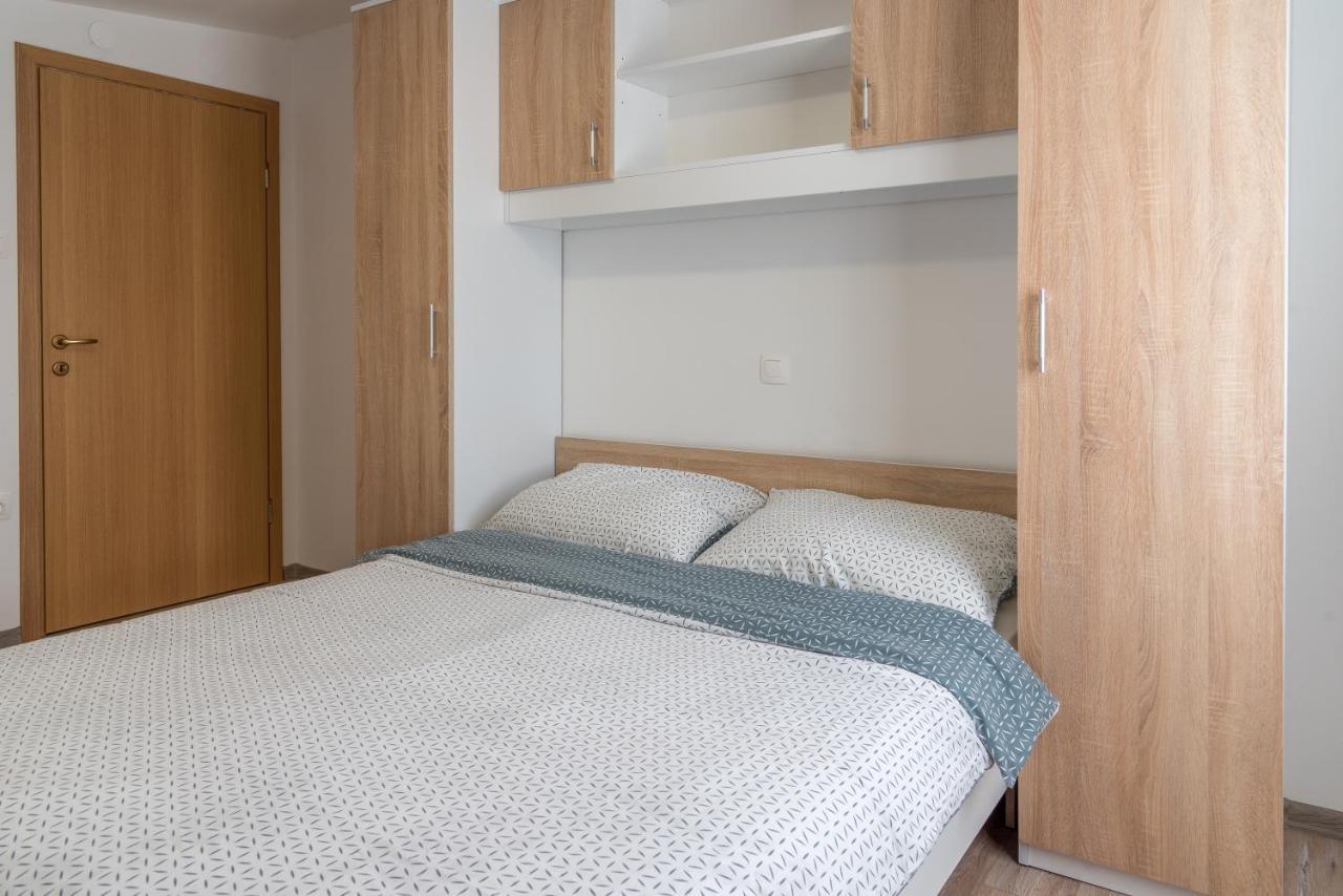 Apartmani Krzak ニン エクステリア 写真