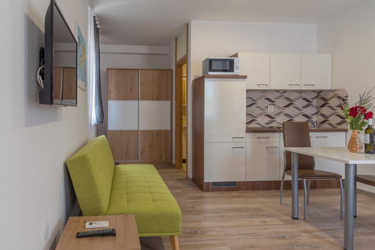 Apartmani Krzak ニン エクステリア 写真