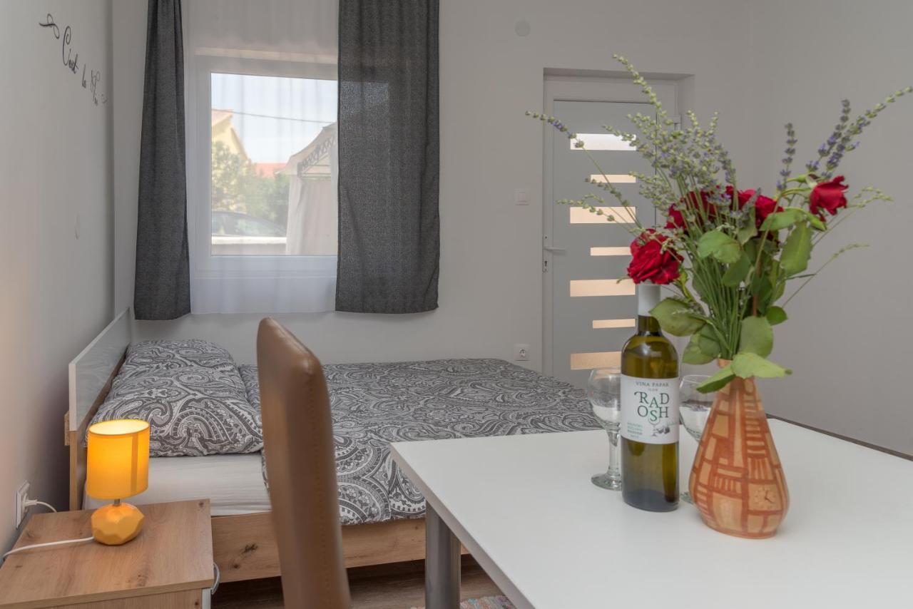 Apartmani Krzak ニン エクステリア 写真