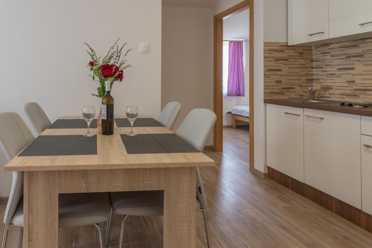 Apartmani Krzak ニン エクステリア 写真